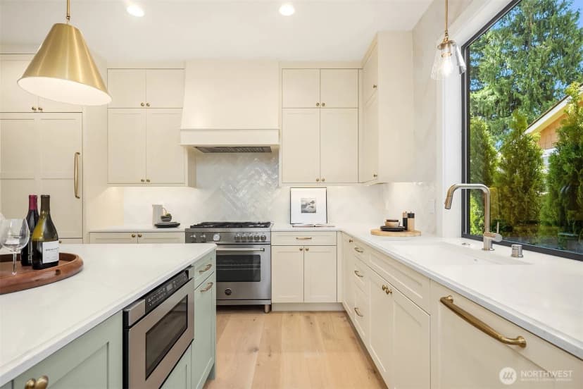 Property photo for 12601 Ne 80th Street, Kirkland photo 19