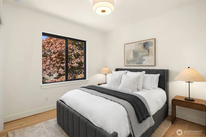 Property photo for 12601 Ne 80th Street, Kirkland photo 32