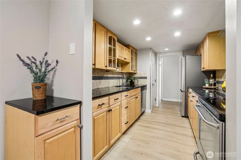 Property photo for 1250 Taylor Avenue N #102, Seattle photo 13