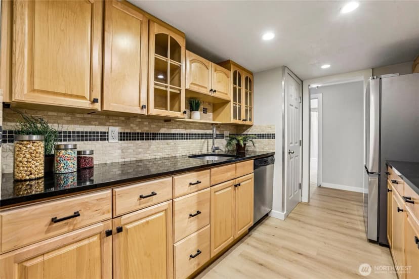 Property photo for 1250 Taylor Avenue N #102, Seattle photo 12