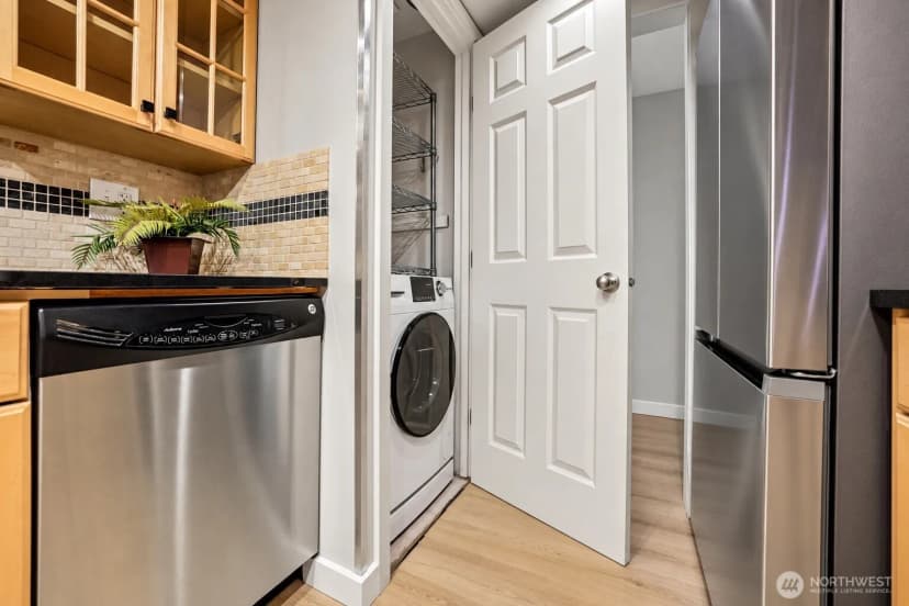 Property photo for 1250 Taylor Avenue N #102, Seattle photo 14