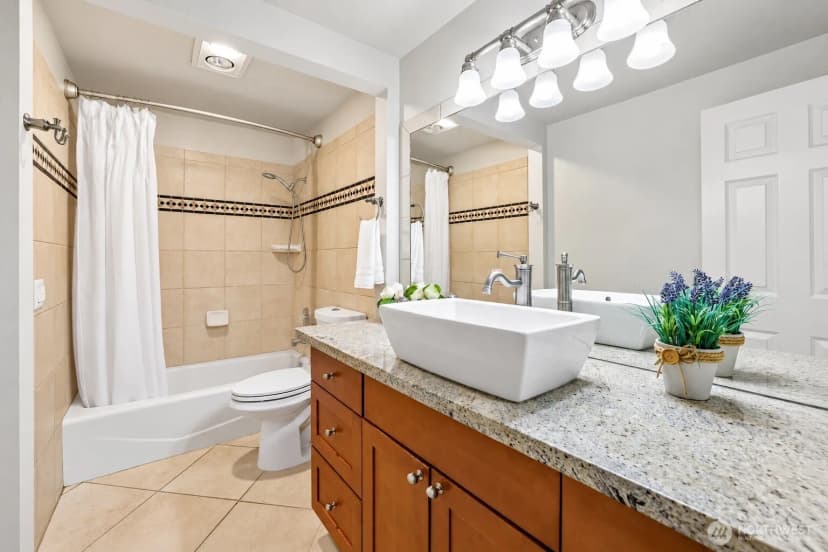 Property photo for 1250 Taylor Avenue N #102, Seattle photo 23