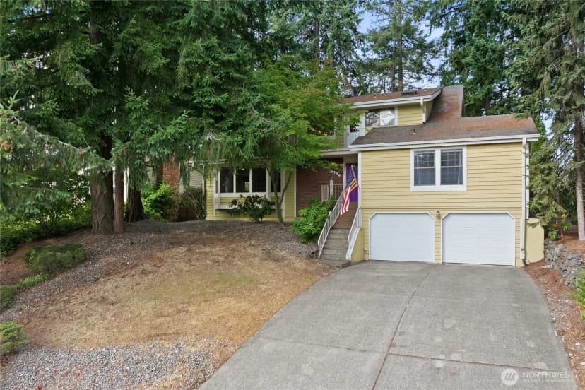Property photo for 5704 69th Avenue Ct W, University Place photo 2