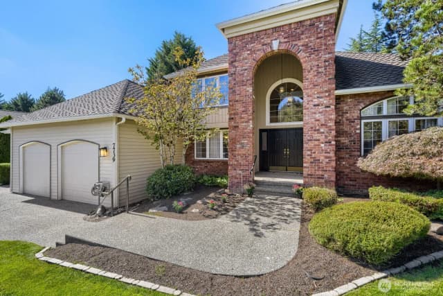 Property photo for 7739 143rd Avenue Se, Newcastle