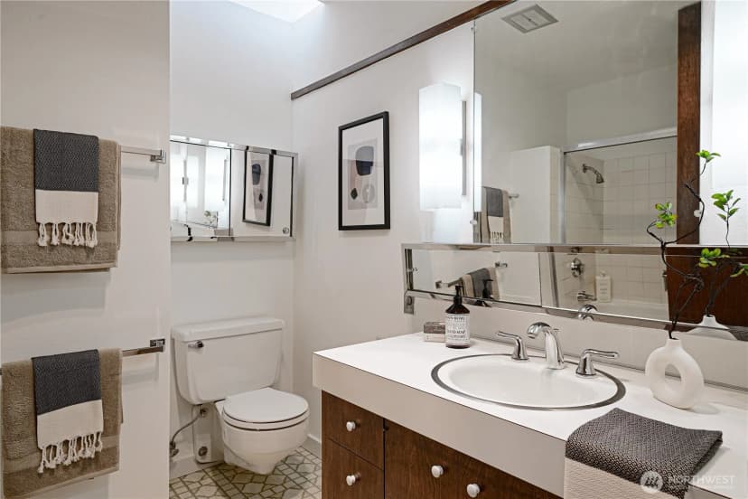 Property photo for 2383 Nw 89th Place, Seattle photo 15
