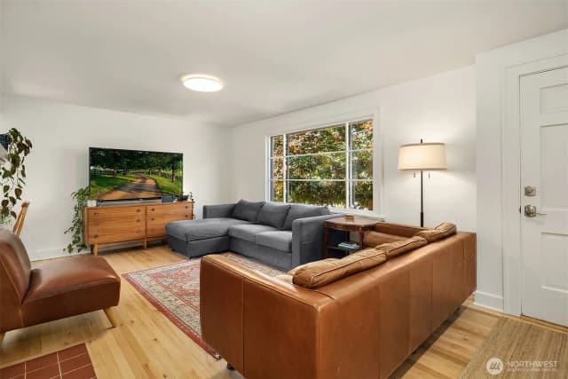 Property photo for 323 Nw 83rd Street, Seattle photo 5