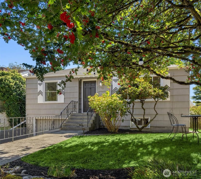 Property photo for 323 Nw 83rd Street, Seattle photo 2
