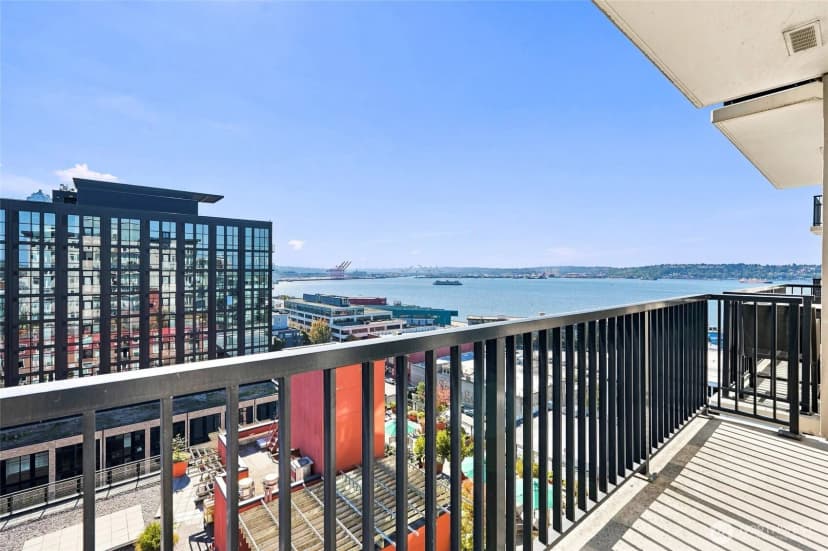 Property photo for 2607 Western Avenue #1002, Seattle