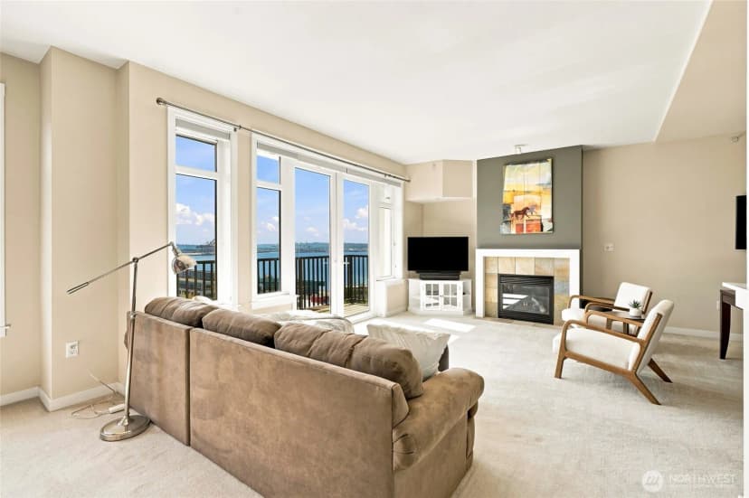 Property photo for 2607 Western Avenue #1002, Seattle photo 2