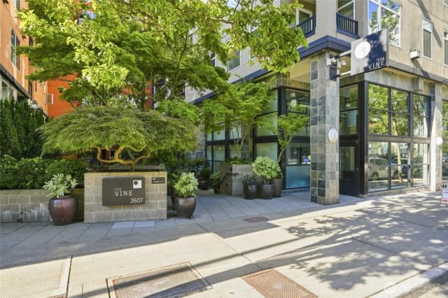 Property photo for 2607 Western Avenue #1002, Seattle photo 5