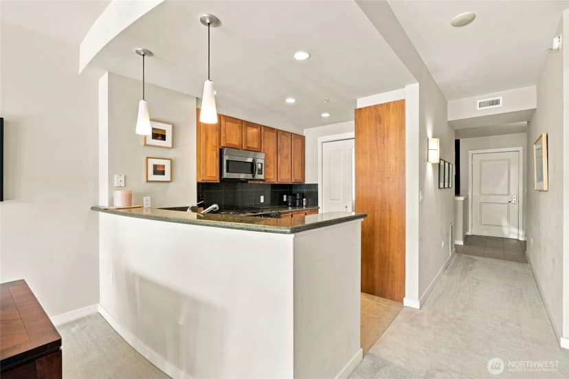 Property photo for 2607 Western Avenue #1002, Seattle photo 17