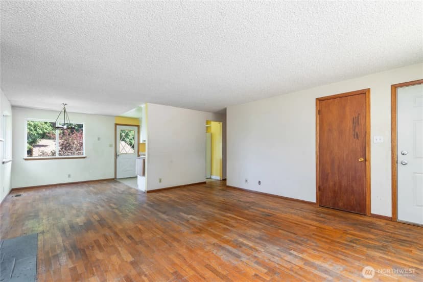 Property photo for 8400 32nd Avenue Sw, Seattle photo 6