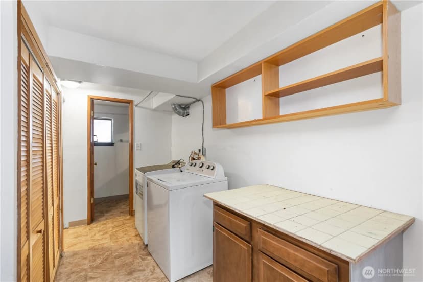Property photo for 8400 32nd Avenue Sw, Seattle photo 27