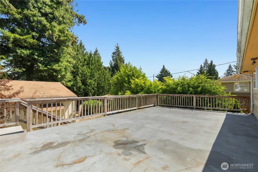 Property photo for 8400 32nd Avenue Sw, Seattle photo 35