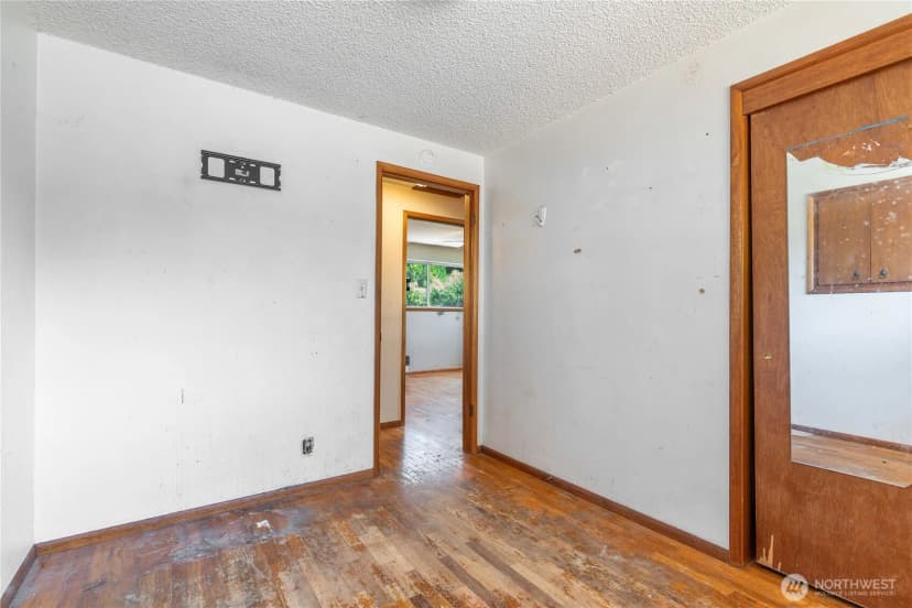 Property photo for 8400 32nd Avenue Sw, Seattle photo 14