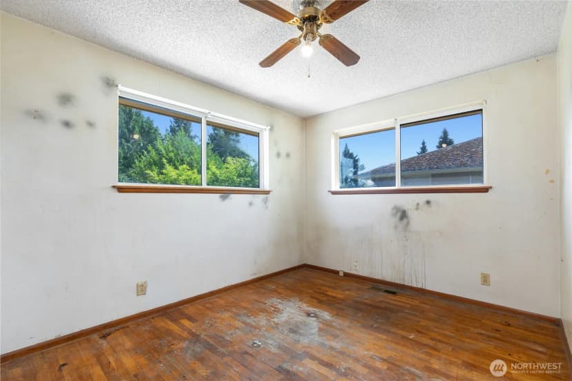 Property photo for 8400 32nd Avenue Sw, Seattle photo 15