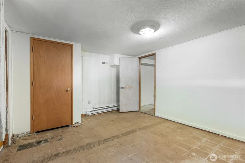 Property photo for 8400 32nd Avenue Sw, Seattle photo 23