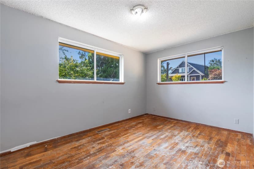 Property photo for 8400 32nd Avenue Sw, Seattle photo 16