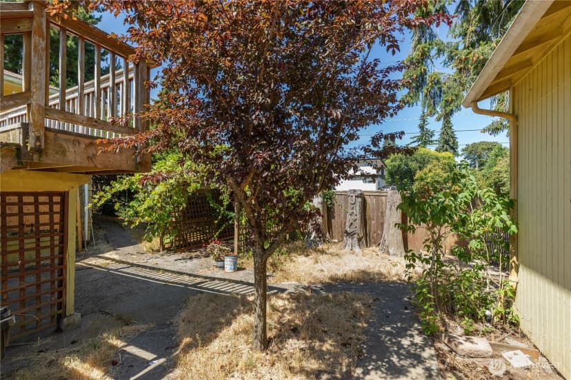 Property photo for 8400 32nd Avenue Sw, Seattle photo 36