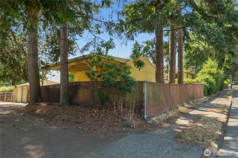 Property photo for 8400 32nd Avenue Sw, Seattle photo 39