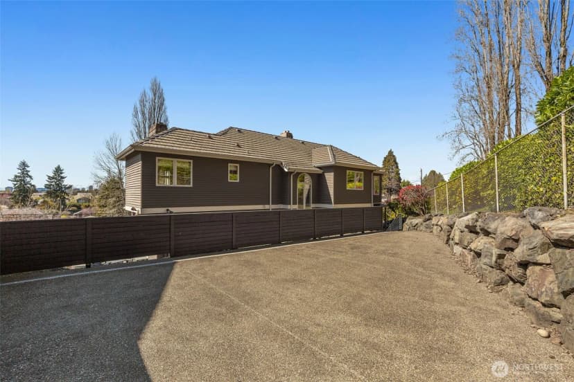 Property photo for 4550 49th Avenue Ne, Seattle photo 28