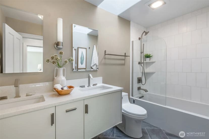 Property photo for 4550 49th Avenue Ne, Seattle photo 24