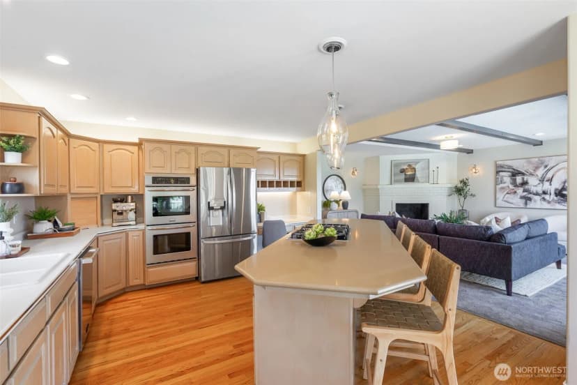 Property photo for 4550 49th Avenue Ne, Seattle photo 11