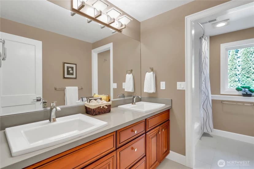 Property photo for 535 208th Avenue Ne, Sammamish photo 30