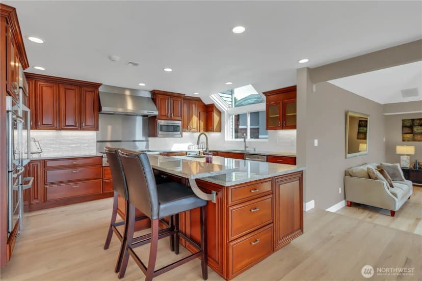Property photo for 535 208th Avenue Ne, Sammamish photo 15