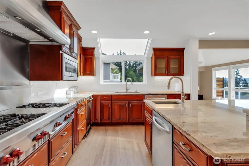 Property photo for 535 208th Avenue Ne, Sammamish photo 16