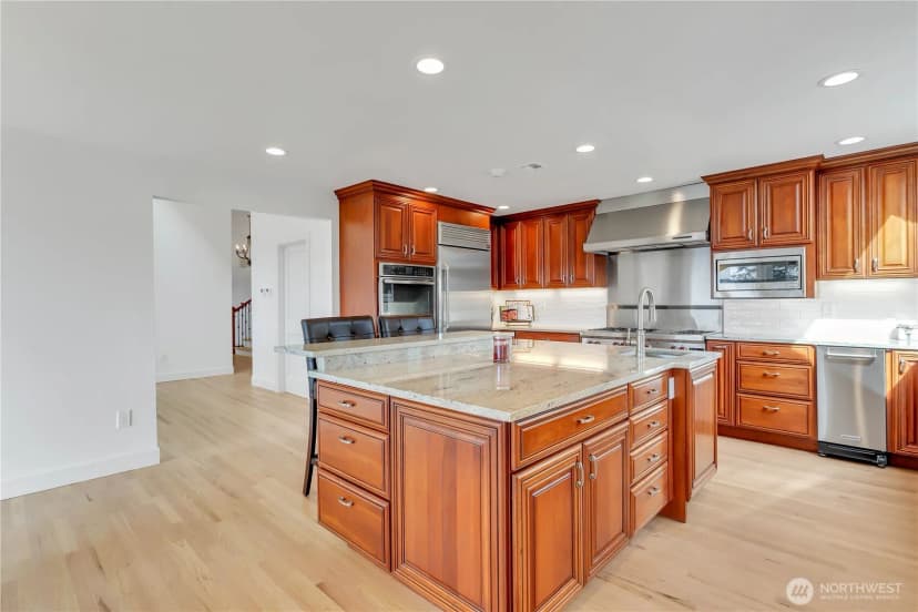 Property photo for 535 208th Avenue Ne, Sammamish photo 14