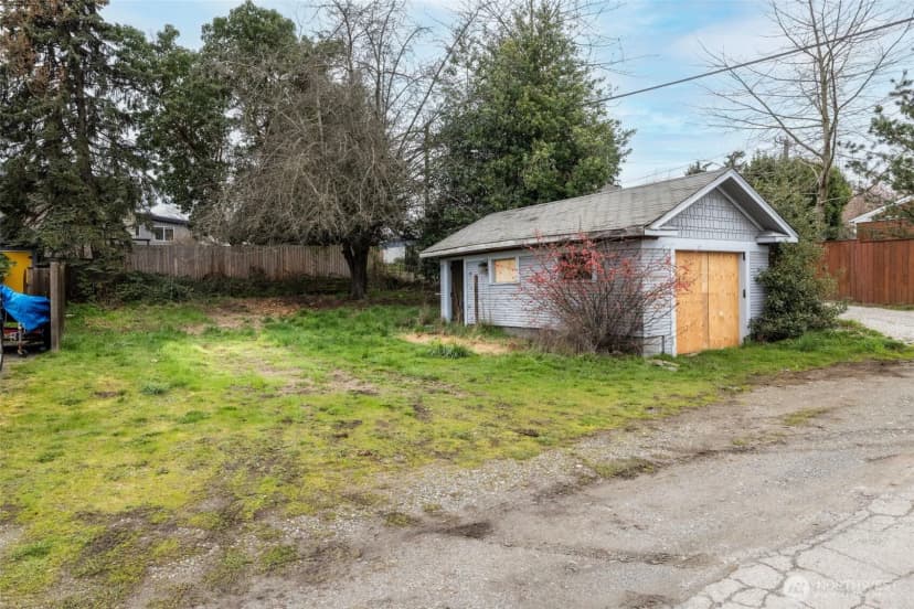 Property photo for 9017 12th Avenue S, Seattle photo 10