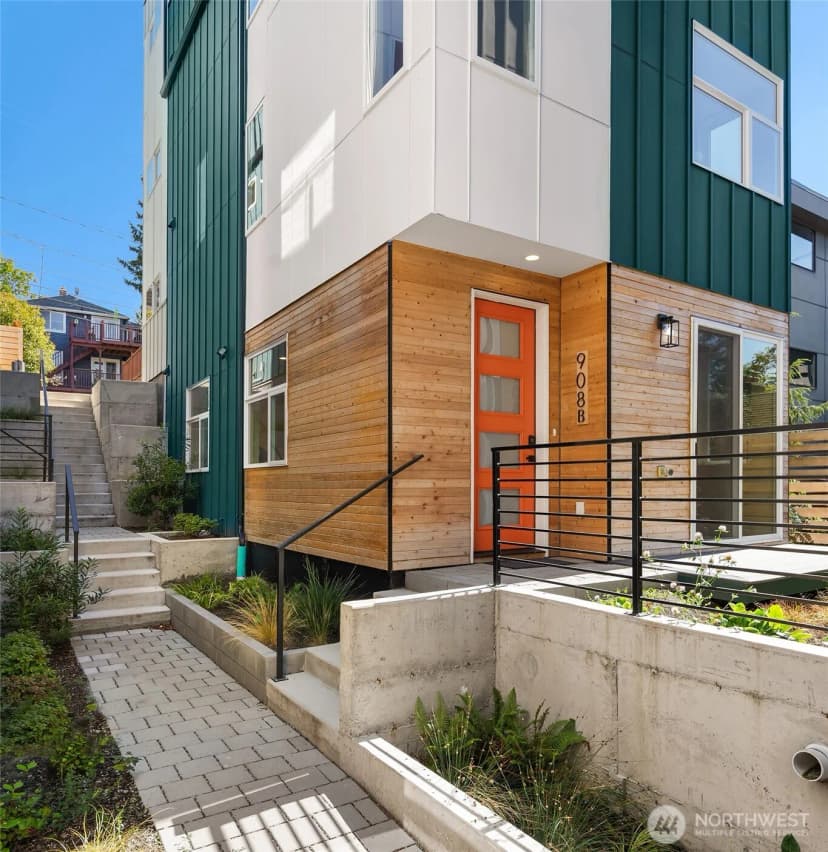Property photo for 908 15th Avenue #b, Seattle