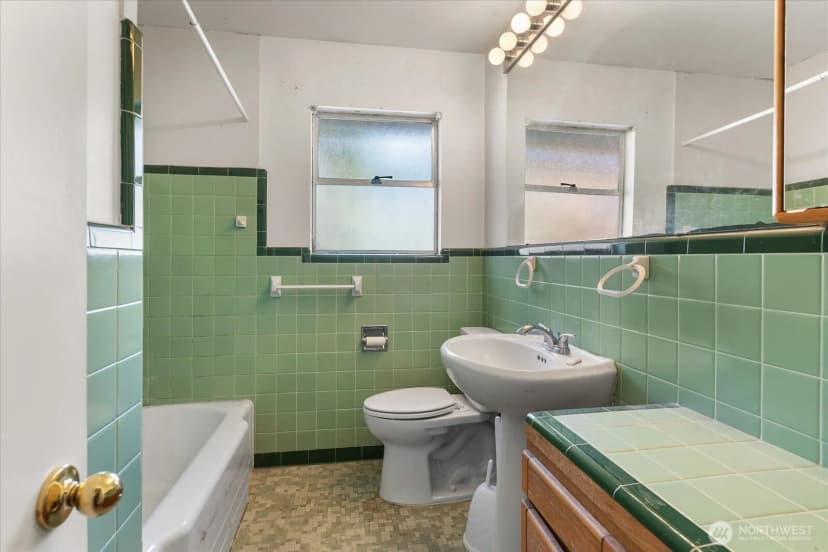 Property photo for 12286 Shorewood Drive Sw, Seattle photo 15