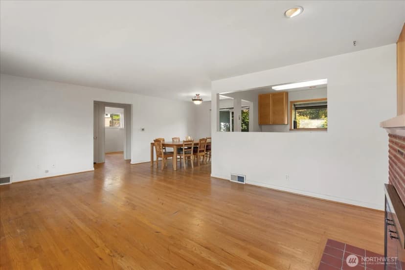 Property photo for 12286 Shorewood Drive Sw, Seattle photo 7