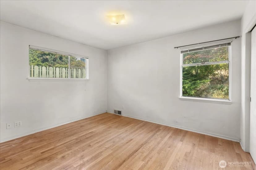 Property photo for 12286 Shorewood Drive Sw, Seattle photo 18