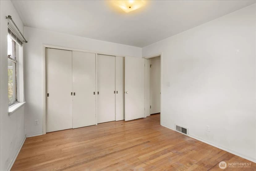 Property photo for 12286 Shorewood Drive Sw, Seattle photo 13