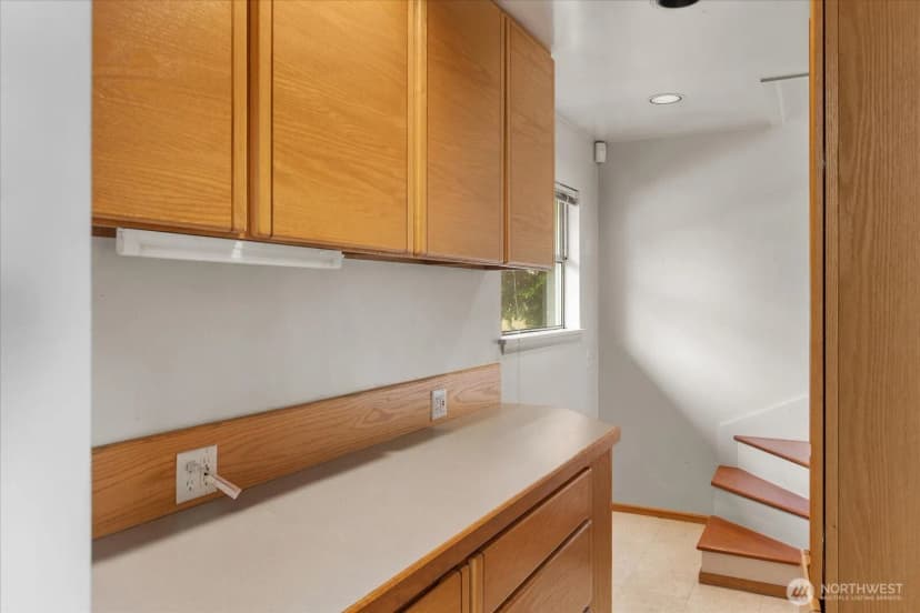 Property photo for 12286 Shorewood Drive Sw, Seattle photo 22