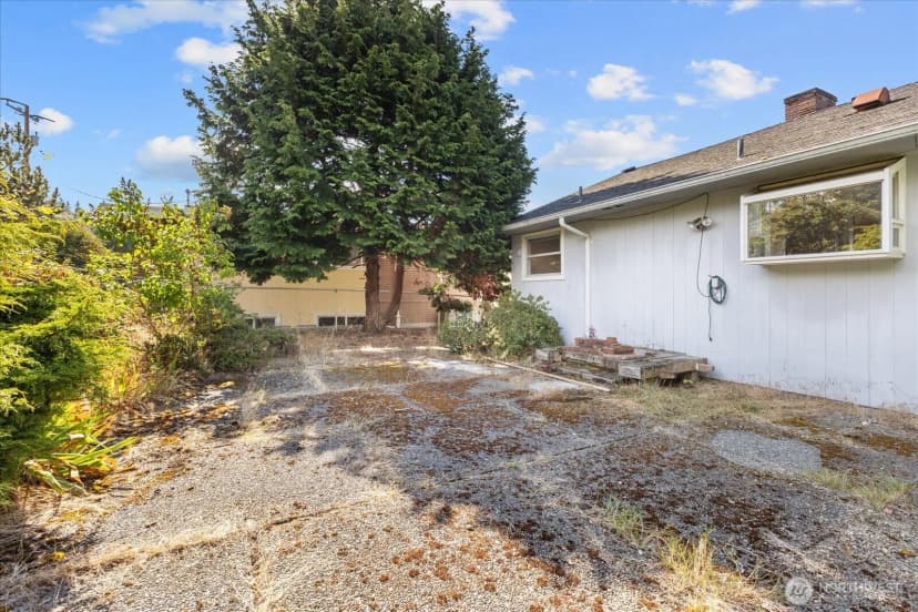 Property photo for 12286 Shorewood Drive Sw, Seattle photo 32