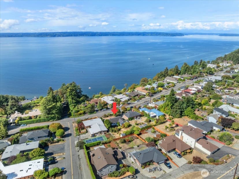 Property photo for 12286 Shorewood Drive Sw, Seattle photo 35