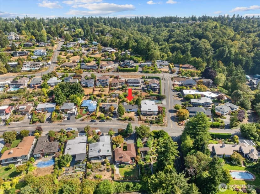 Property photo for 12286 Shorewood Drive Sw, Seattle photo 37