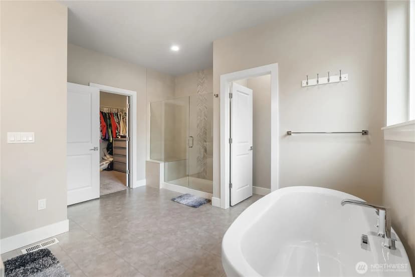 Property photo for 14025 107th Place Ne, Lake Stevens photo 16