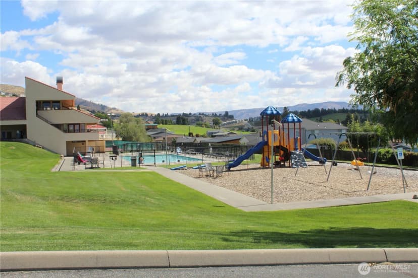 Property photo for 100 Lake Chelan Shores Drive #17-3c, Chelan photo 23