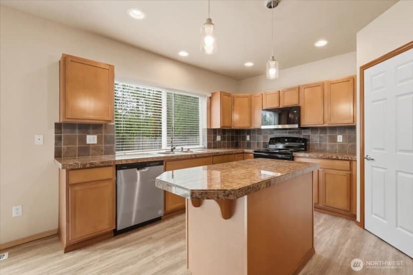 Property photo for 15410 87th Avenue E, Puyallup photo 8