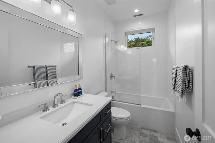 Property photo for 6539 53rd Avenue Ne, Seattle photo 29