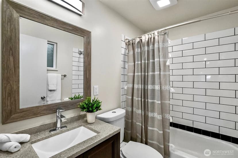 Property photo for 6205 Ne 125th Street, Kirkland photo 21