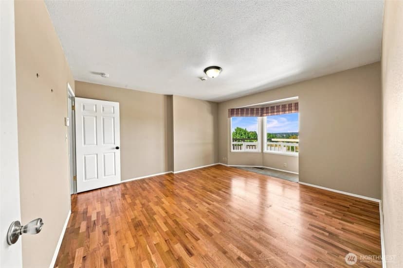 Property photo for 214 19th Avenue Se, Puyallup photo 17