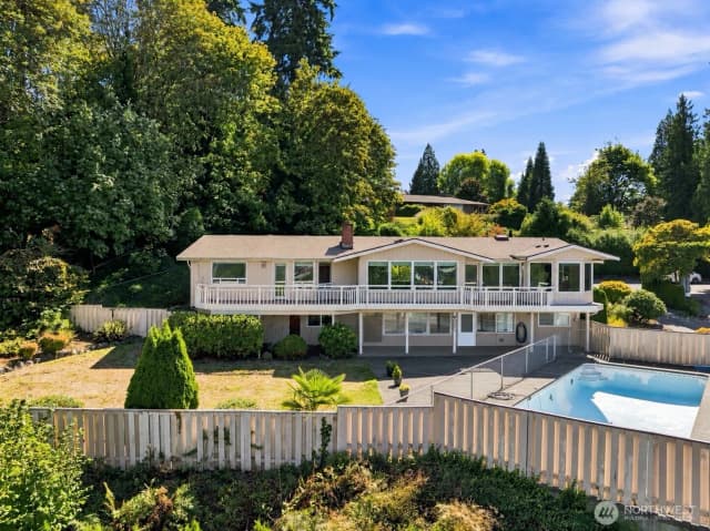 Property photo for 214 19th Avenue Se, Puyallup