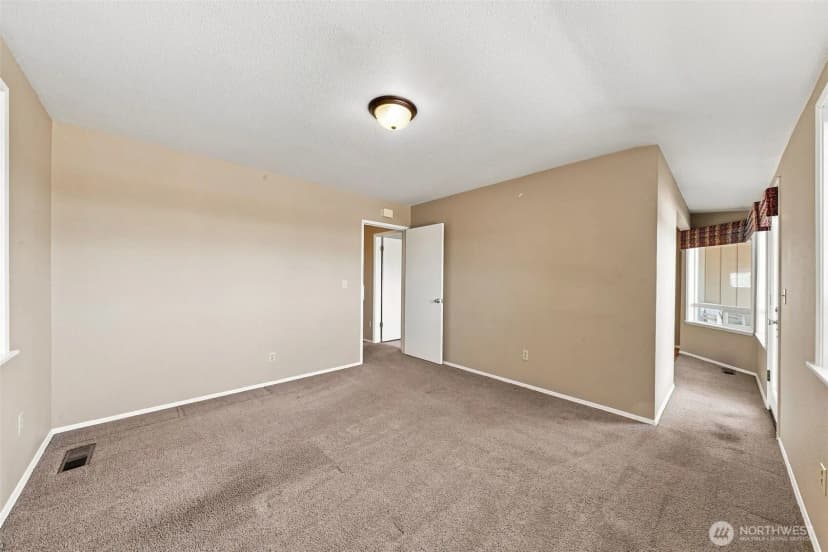 Property photo for 214 19th Avenue Se, Puyallup photo 19