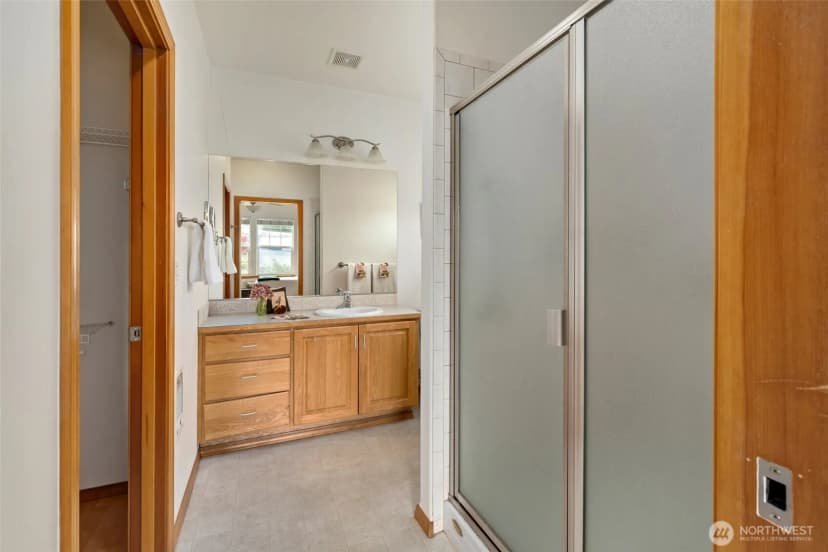 Property photo for 1300 Sw Windsor Street, Oak Harbor photo 24